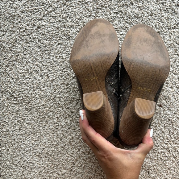 Aldo gold shimmer leather booties | 8.5 - Picture 4 of 5